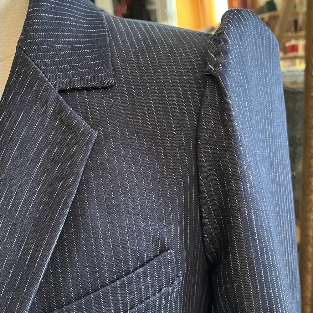 Express Blue & White Fitted Pinstripe Blazer w/pouf shoulders gold button Size 6 - Picture 6 of 13